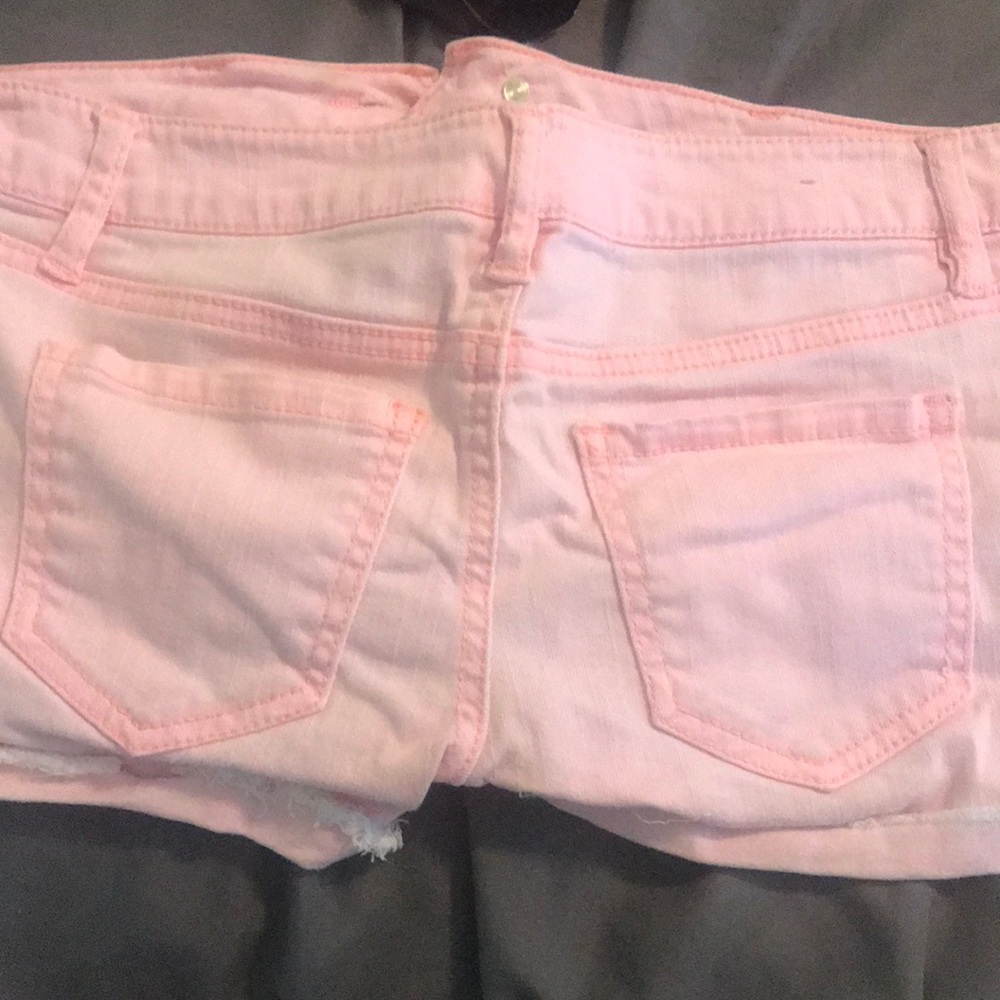 Pink shorts - Picture 2 of 2